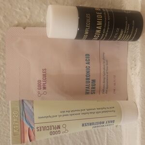 HOLD ALLISON Skincare Set Good Molecules